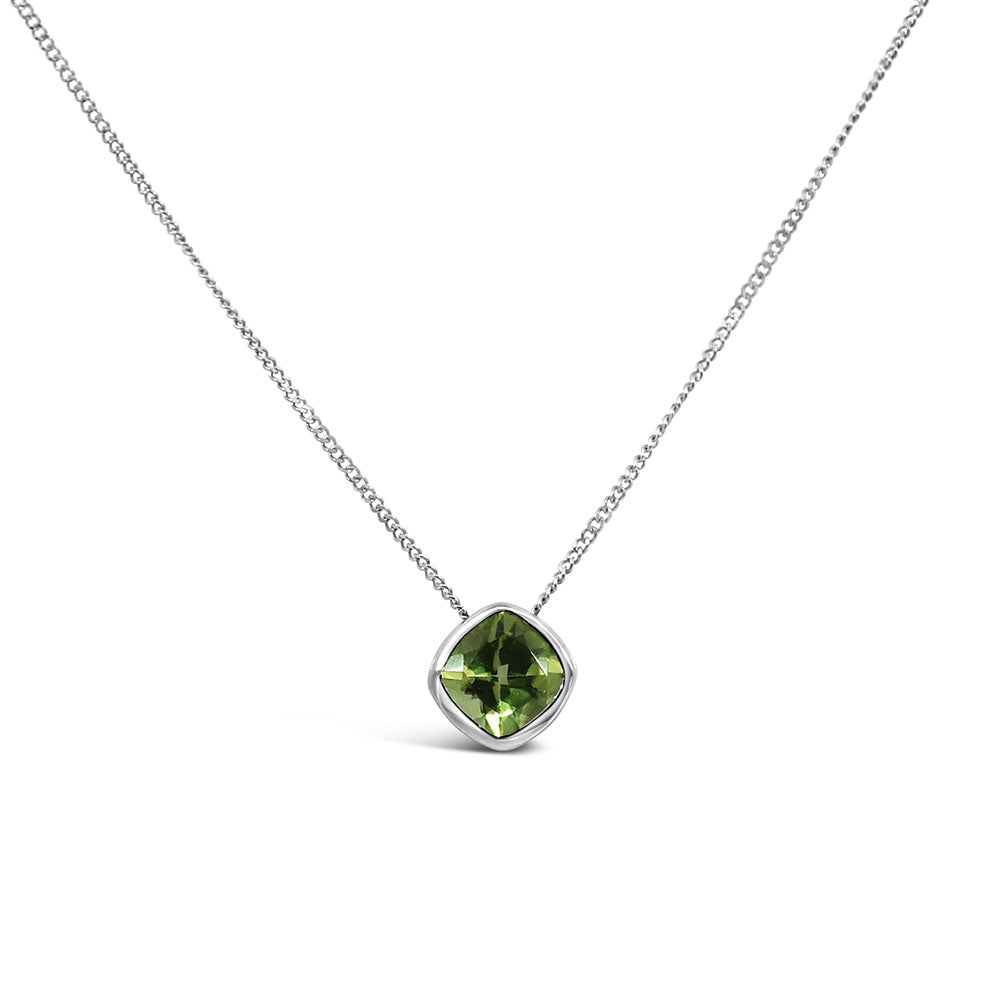 Bezel Pendant with 5mm Peridot in 10kt White Gold with Chain