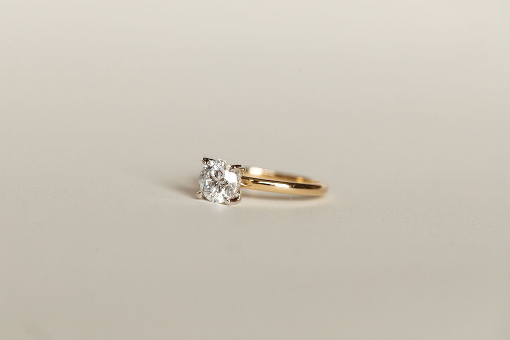 Round Engagement Ring RIN-LER-0048