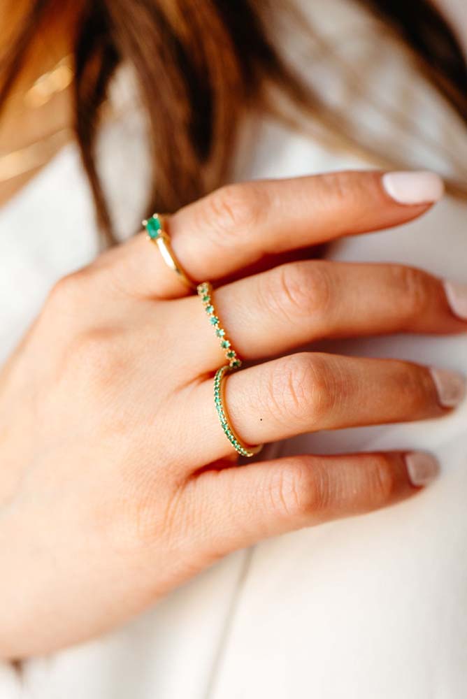 Ring with Emerald in 10kt Yellow Gold