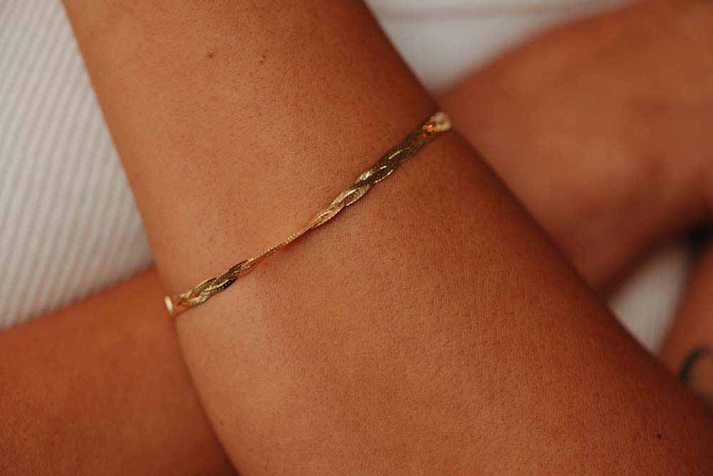 6.5" Braided Herringbone Bracelet in 10kt Yellow Gold