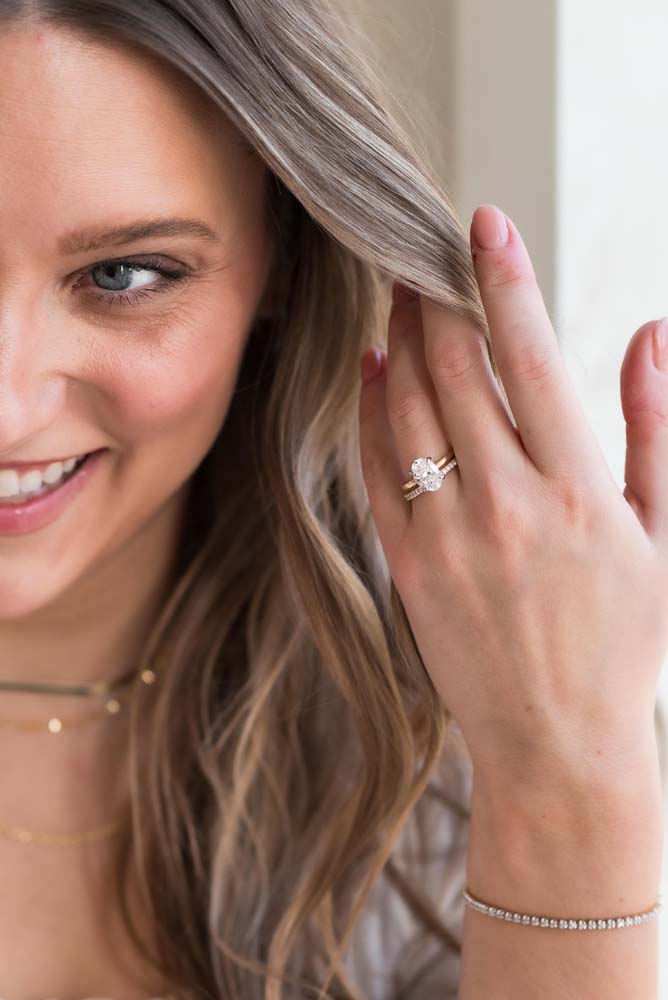 Oval Engagement Ring