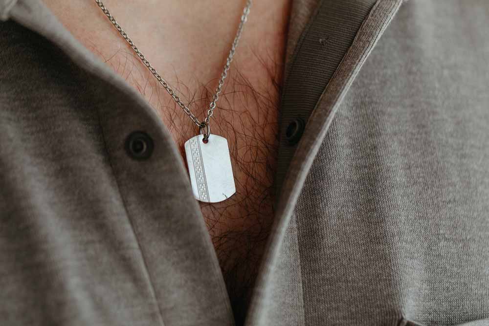 Stainless steel dog tag pendant with chain