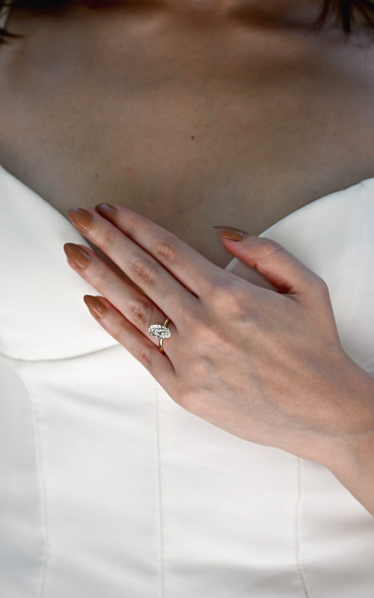 Moval Solitaire Engagement Ring with 2.00 Carat of Lab Created Diamond in 14kt Yellow Gold