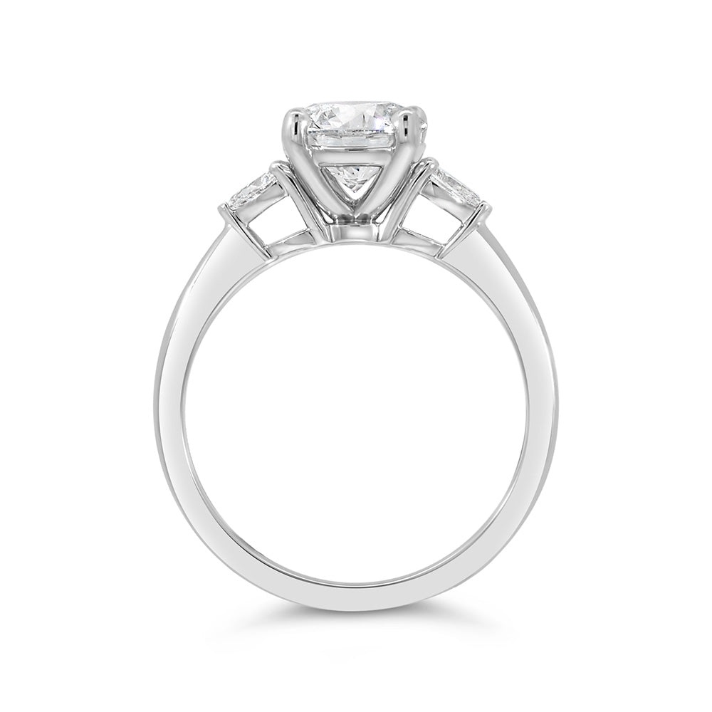 Round Diamond Engagement Ring