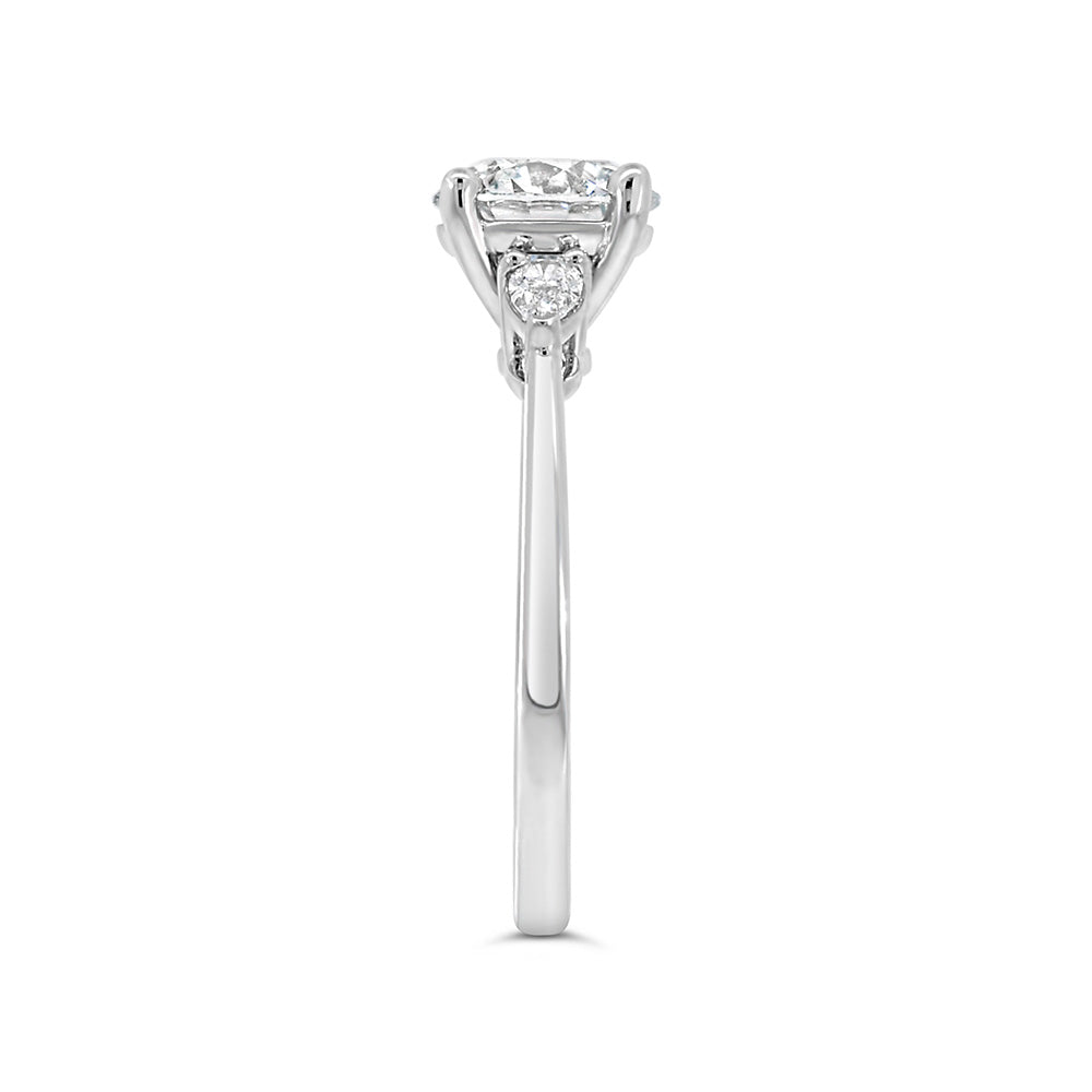 Round Diamond Engagement Ring