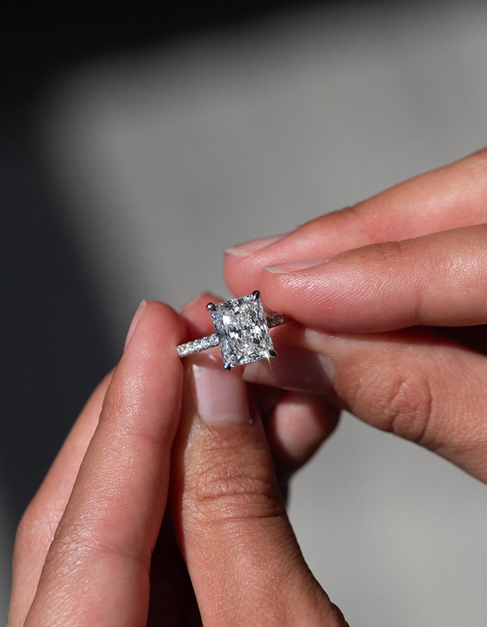 Radiant Engagement Ring RIN-LER-0327