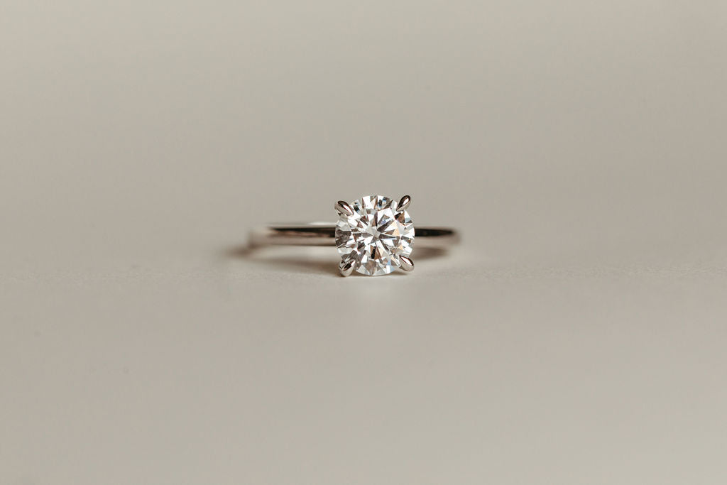Round Engagement Ring RIN-LER-0049