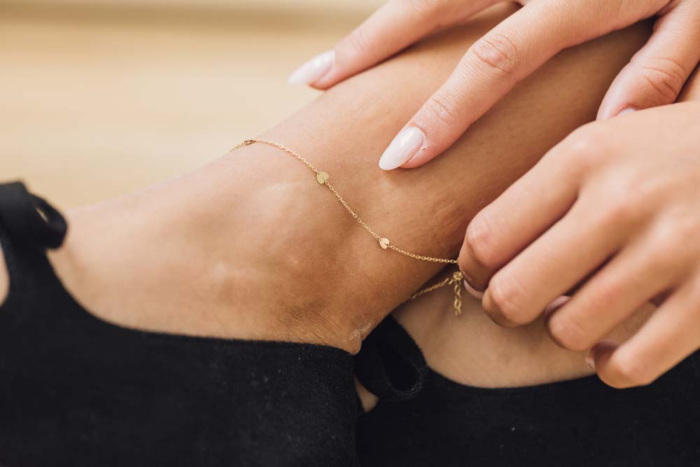 Station Heart Anklet in 10kt Yellow Gold