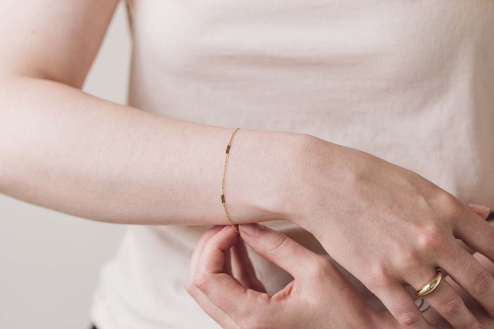 Station Bar Bracelet in 10kt Yellow Gold