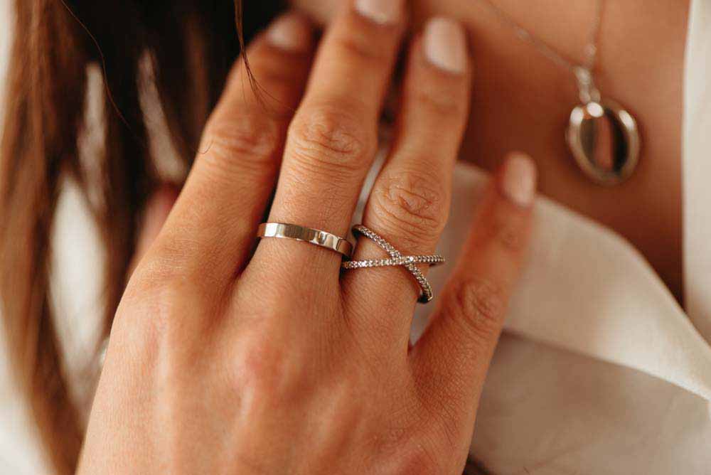 2.5MM Petite Cigar Band in 10kt White Gold