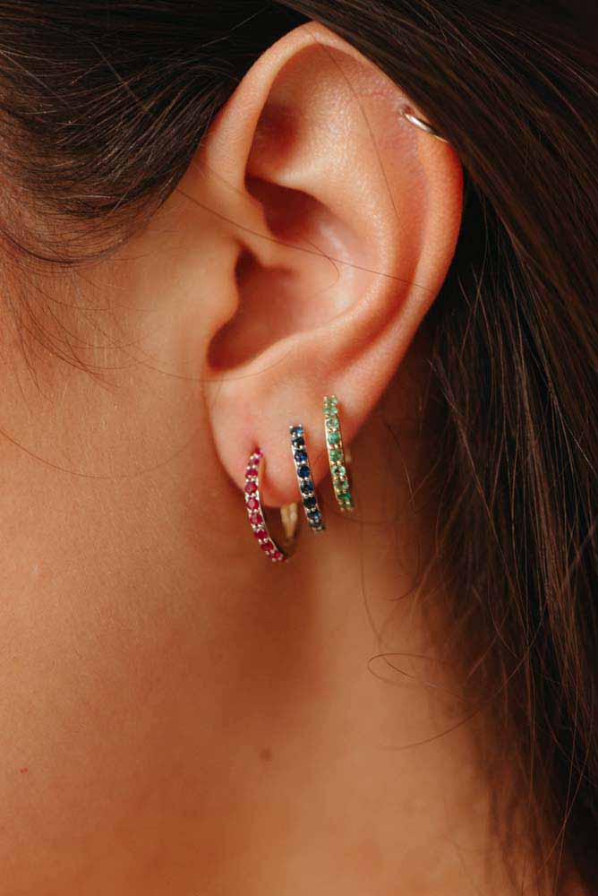 Hoop Earrings with Blue Sapphire in 10kt Yellow Gold