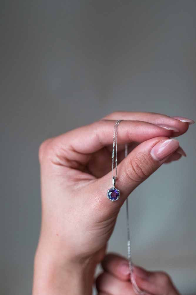Pendant with 5.5MM Amethyst in 10kt White Gold