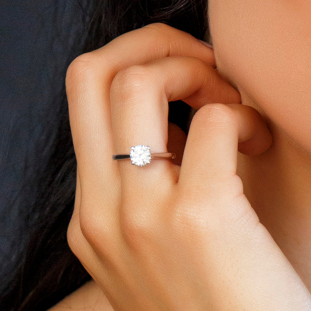 Colourless Collection Solitaire Engagement Ring made of 18kt White Gold, adorned with a total of 1.05 Carats of sparkling Diamonds