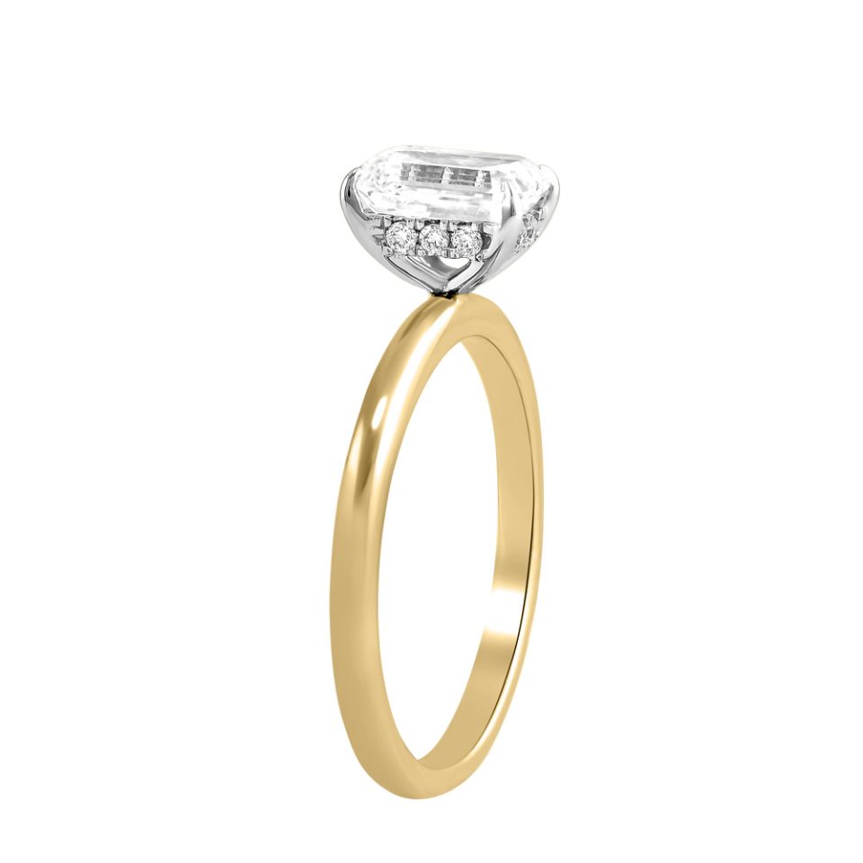 Stunning Emerald shaped Engagement Ring: Sparkling 1.33 Carat Lab Created Diamonds