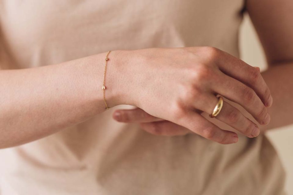 Station Heart Bracelet in 10kt Yellow Gold